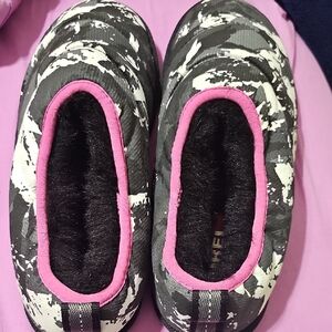 Green and Pink Camouflage Slippers with Fuzzy Lining